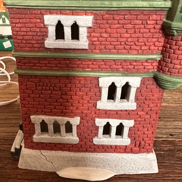 Department 56 Dickens’ Village “Cobles Police Station.” - Picture 2 of 7